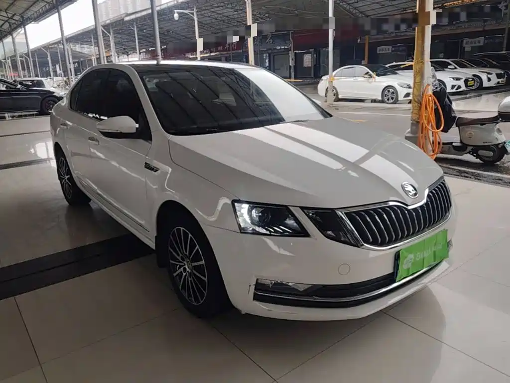 Skoda Octavia — фото 4