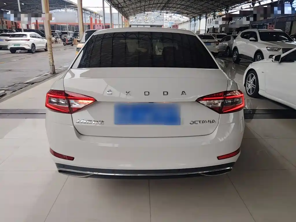 Skoda Octavia — фото 6