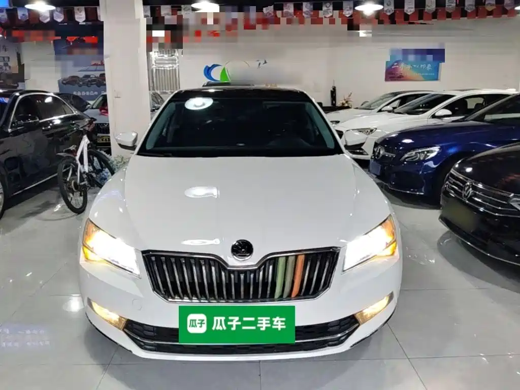 Skoda Superb — фото 3