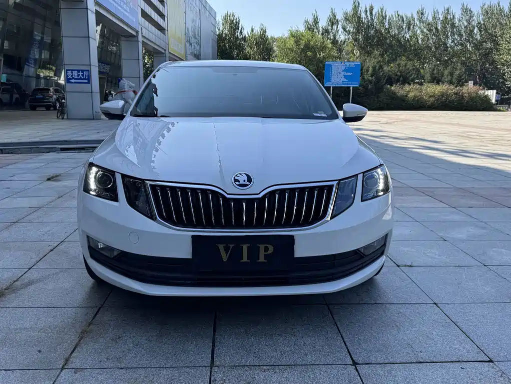 Skoda Octavia — фото 3