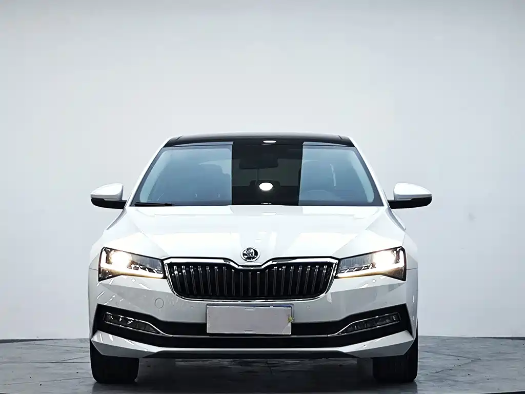 Skoda Superb — фото 3