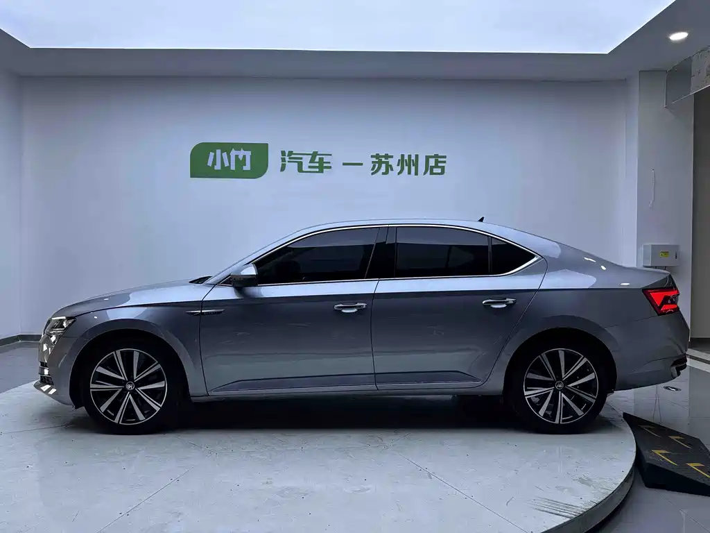 Skoda Superb — фото 6