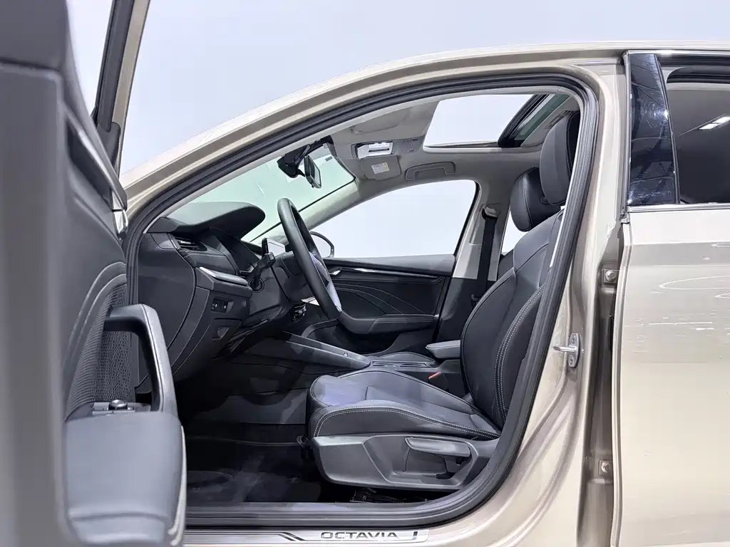 Skoda Octavia — фото 8