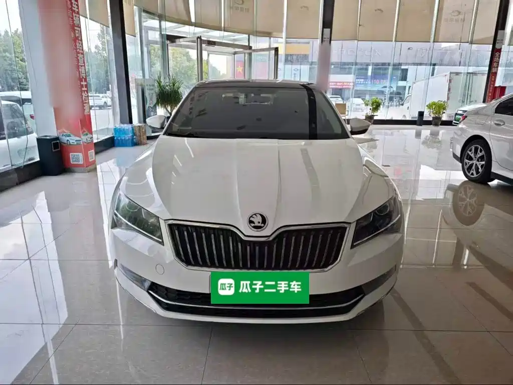 Skoda Superb — фото 3