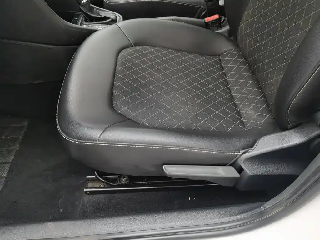 Skoda Rapid — фото 20