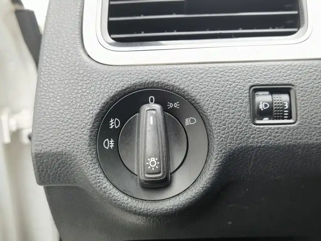 Skoda Rapid — фото 21