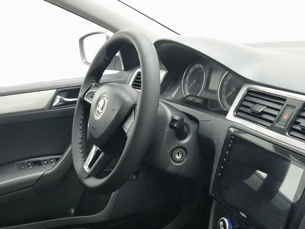 Skoda Rapid — фото 22