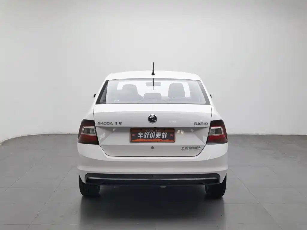 Skoda Rapid — фото 4