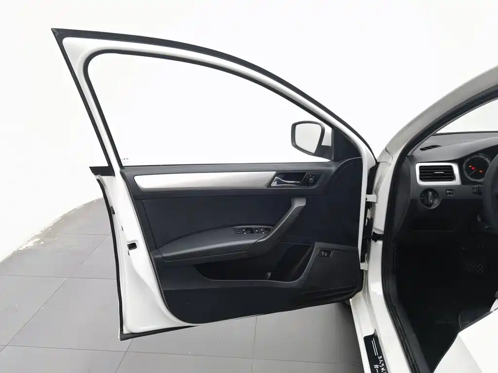 Skoda Rapid — фото 8