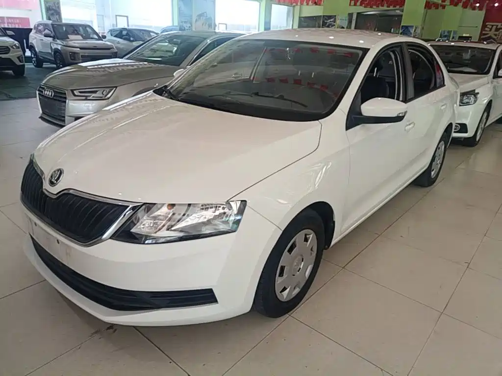 Skoda Rapid — фото 2
