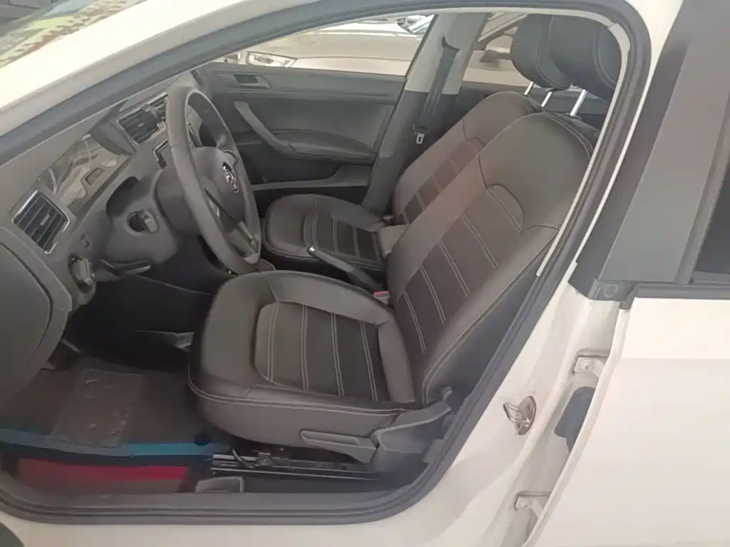 Skoda Rapid — фото 15