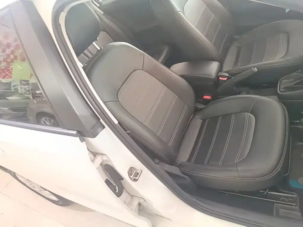 Skoda Rapid — фото 25