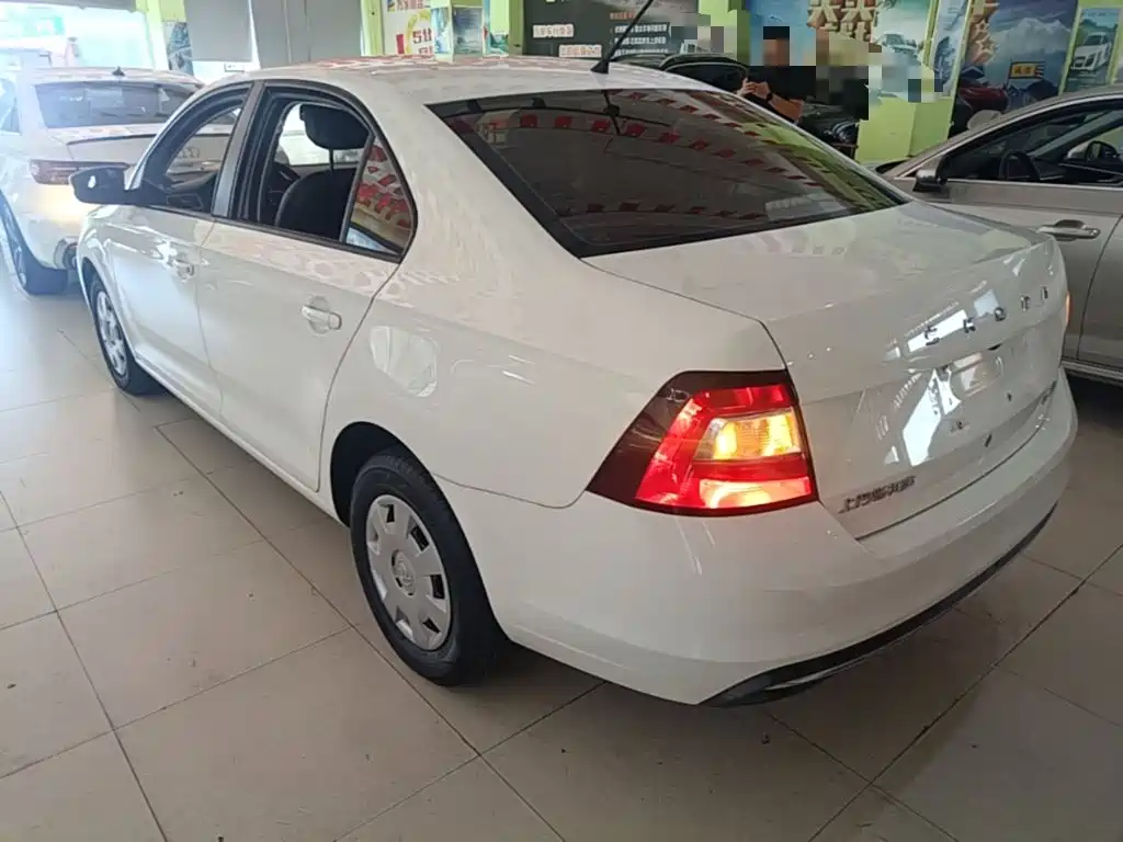 Skoda Rapid — фото 5