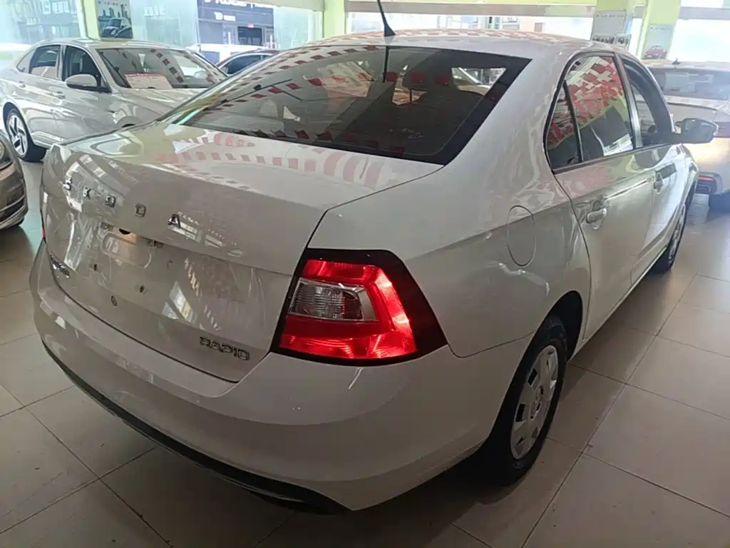 Skoda Rapid — фото 7