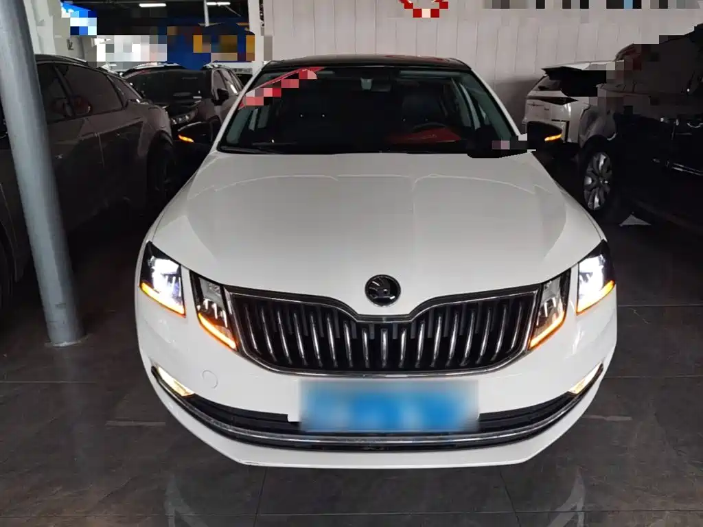 Skoda Octavia — фото 3