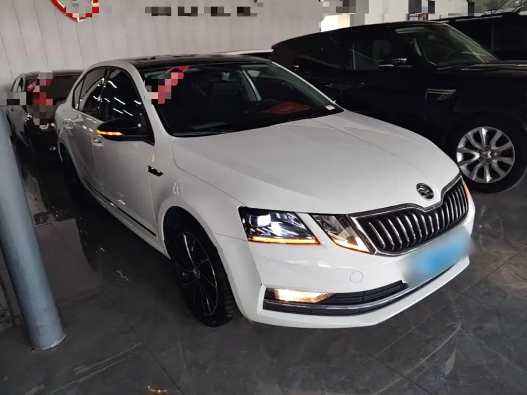 Skoda Octavia — фото 4