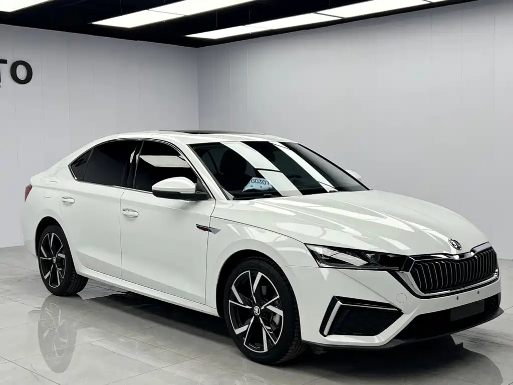 Skoda Octavia — фото 3
