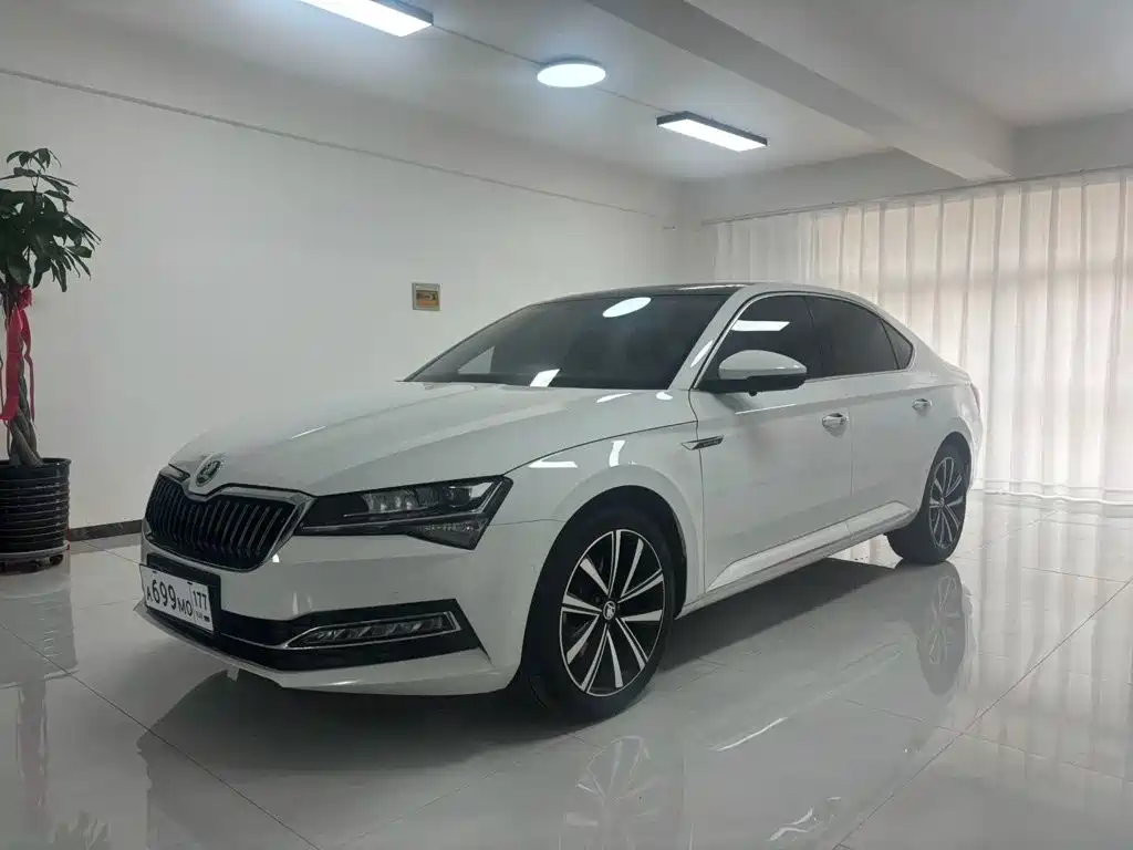 Skoda Superb — фото 2