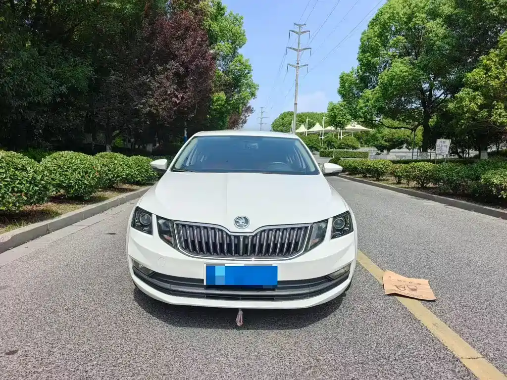 Skoda Octavia — фото 2