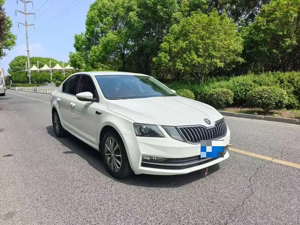 Skoda Octavia — фото 3