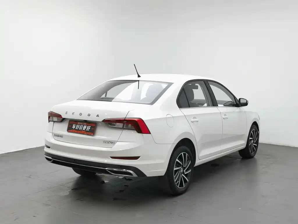 Skoda Rapid — фото 2
