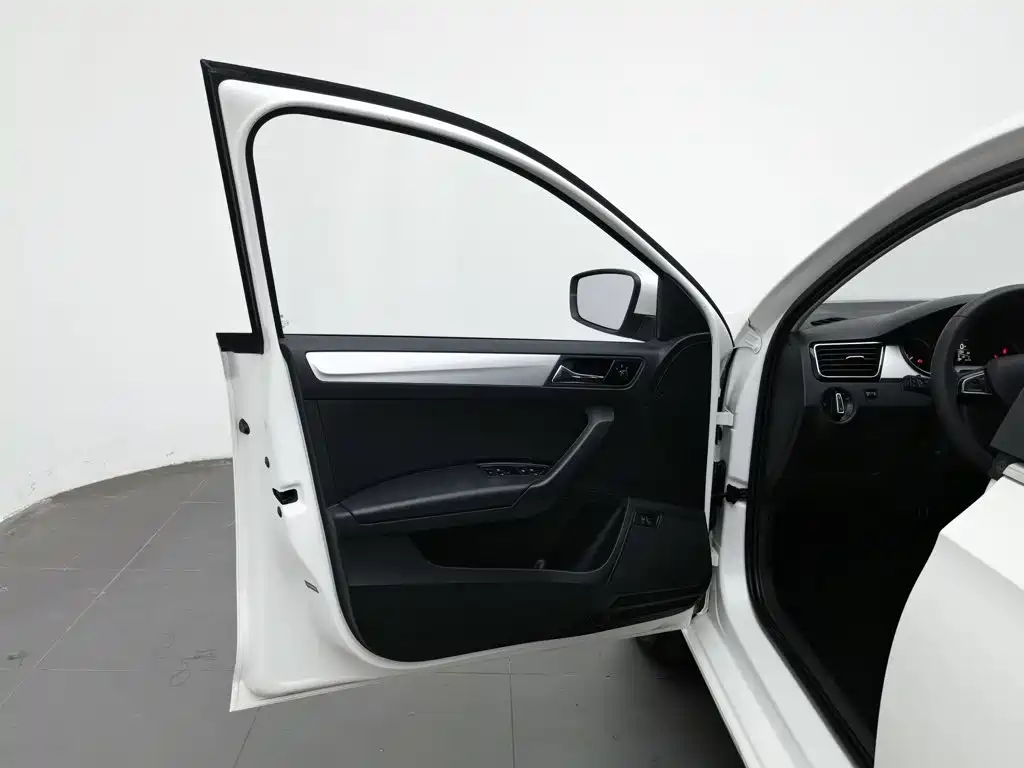 Skoda Rapid — фото 8