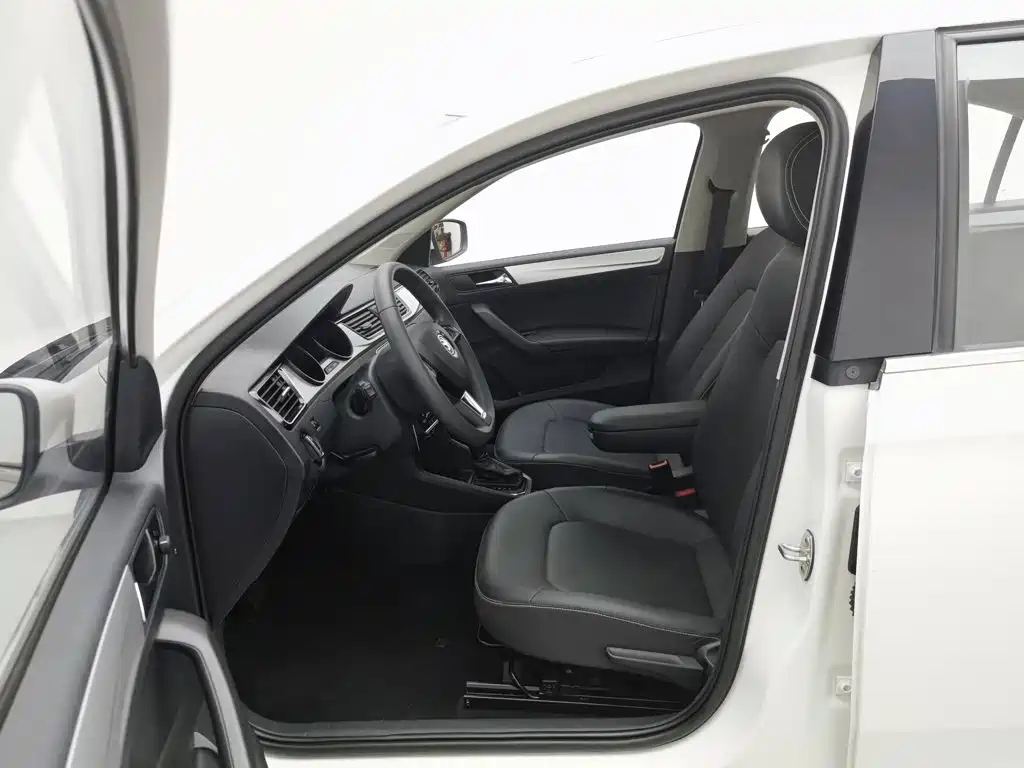 Skoda Rapid — фото 10