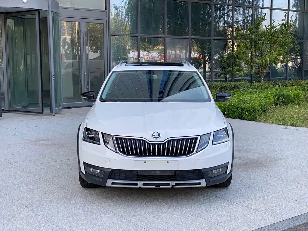 Skoda Octavia — фото 2