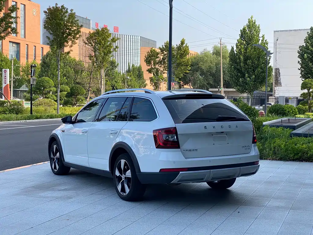 Skoda Octavia — фото 7