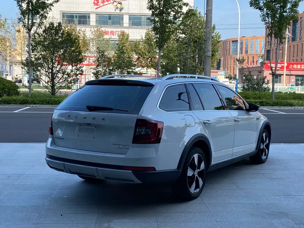 Skoda Octavia — фото 9