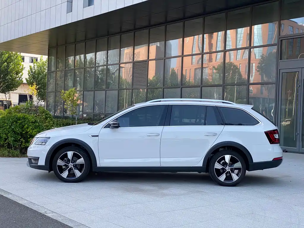Skoda Octavia — фото 10
