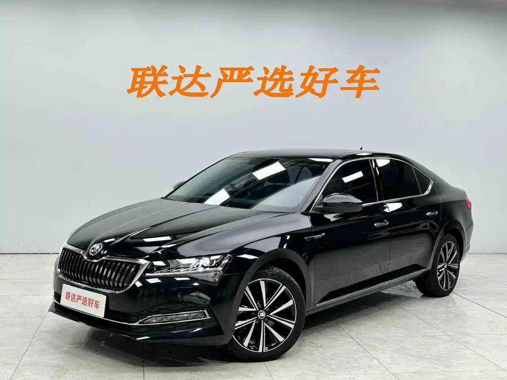 Skoda Superb — фото 2