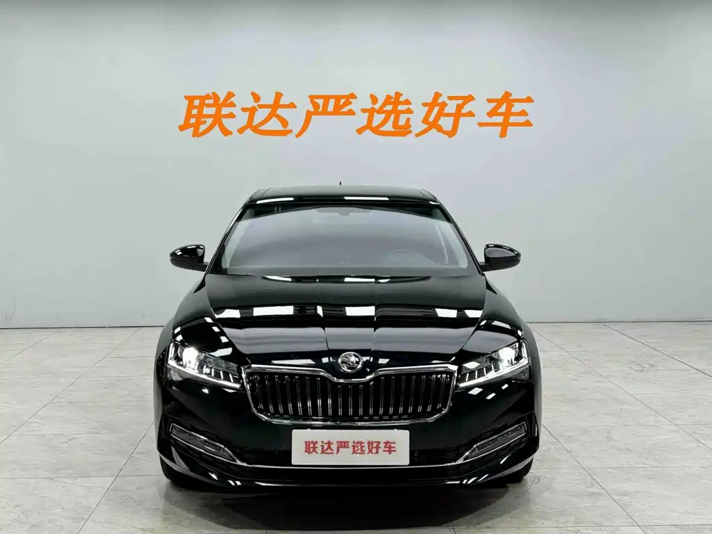 Skoda Superb — фото 3