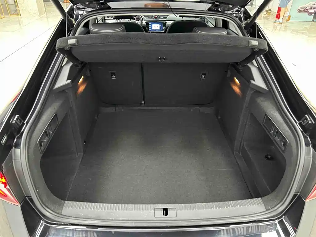Skoda Superb — фото 22