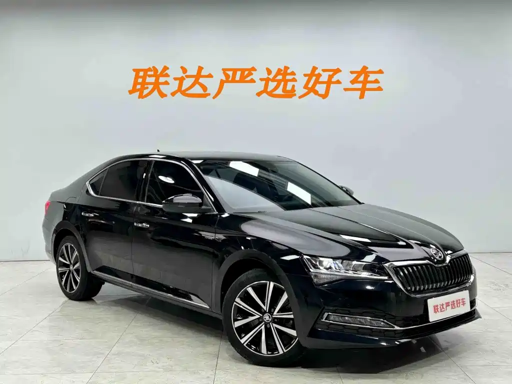 Skoda Superb — фото 4