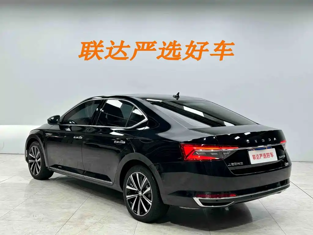 Skoda Superb — фото 5
