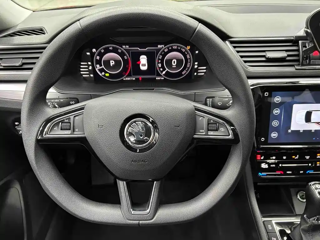Skoda Superb — фото 9