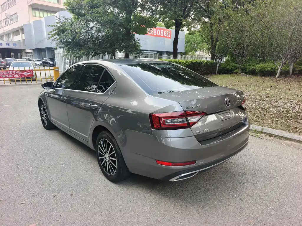 Skoda Octavia — фото 6