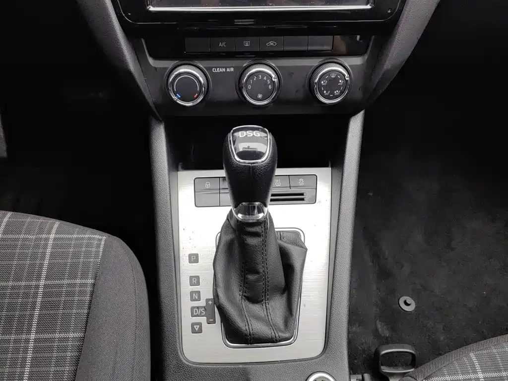 Skoda Octavia — фото 13