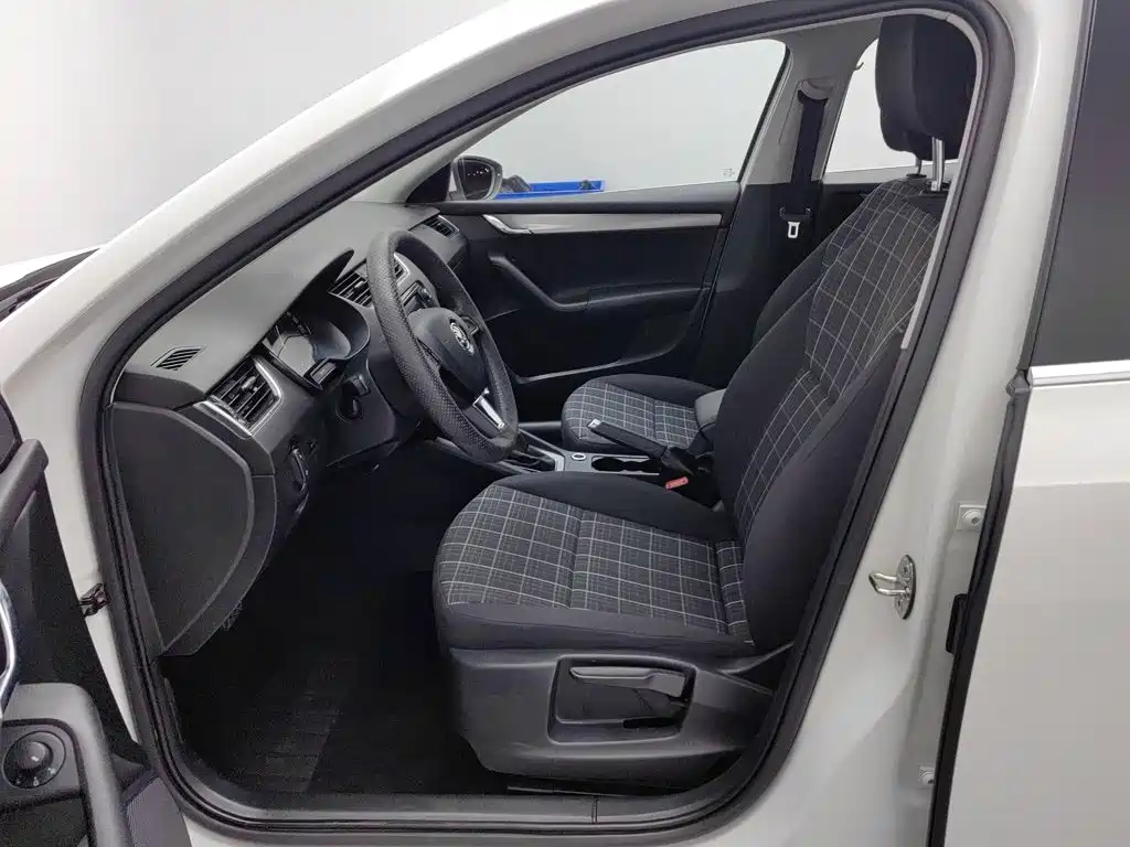 Skoda Octavia — фото 10