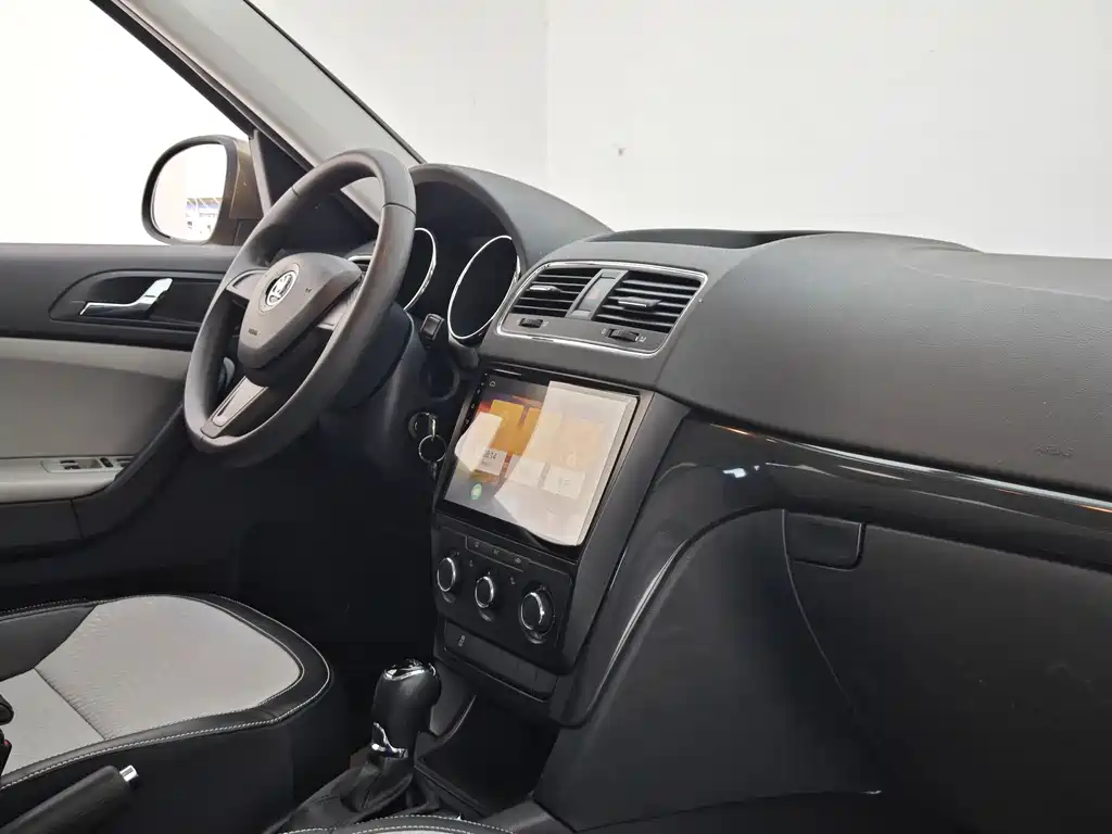 Skoda Yeti — фото 11