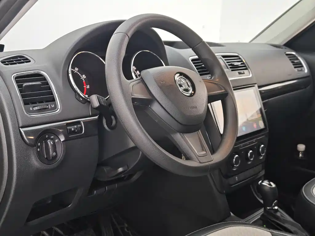 Skoda Yeti — фото 15