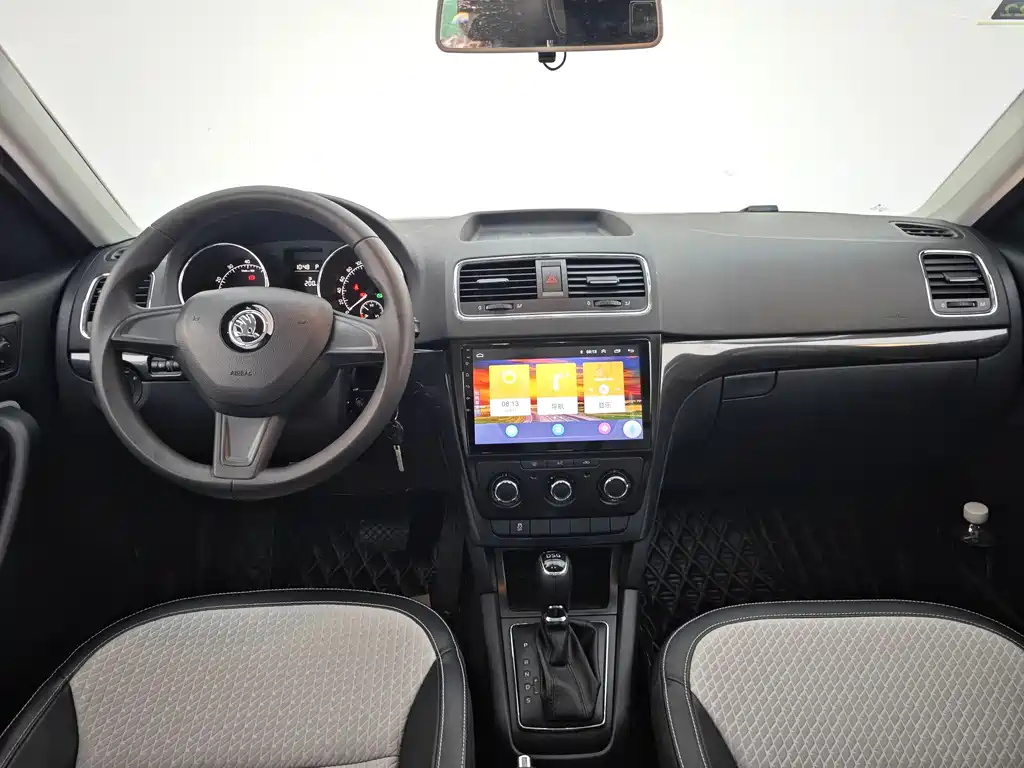 Skoda Yeti — фото 18