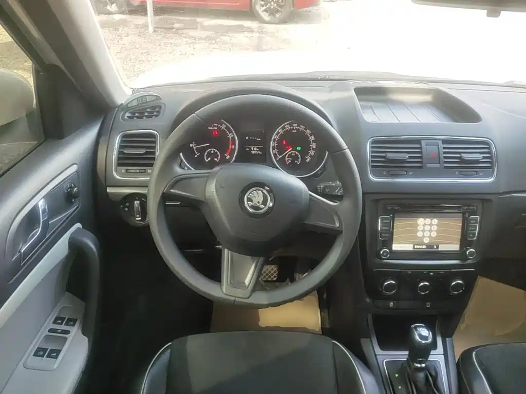 Skoda Yeti — фото 11