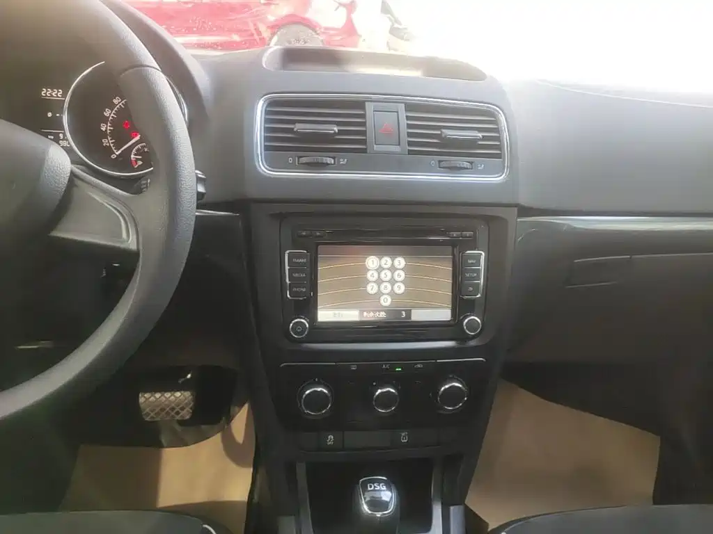 Skoda Yeti — фото 13