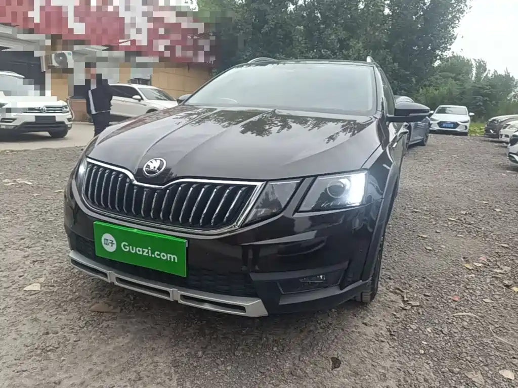 Skoda Octavia — фото 2