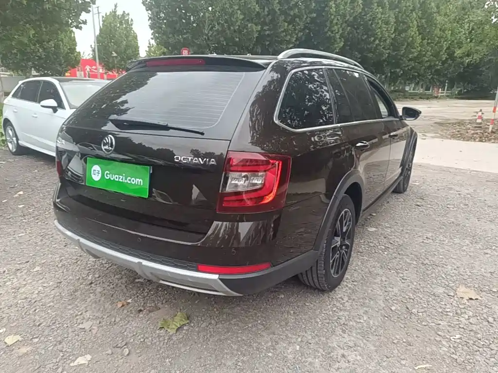 Skoda Octavia — фото 7