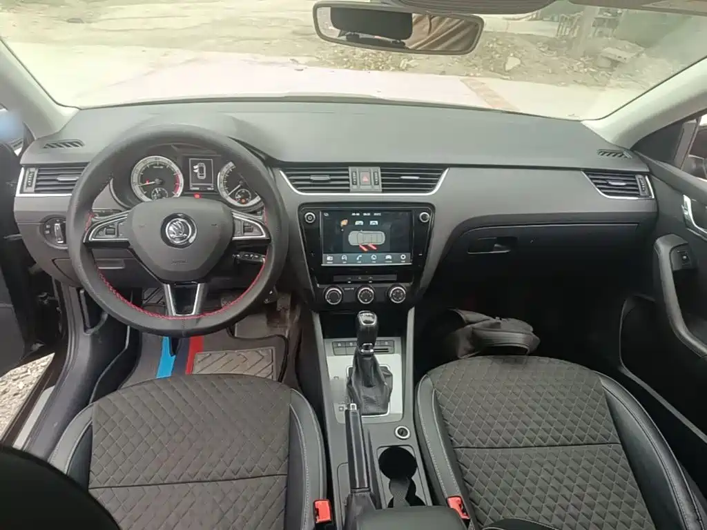 Skoda Octavia — фото 10