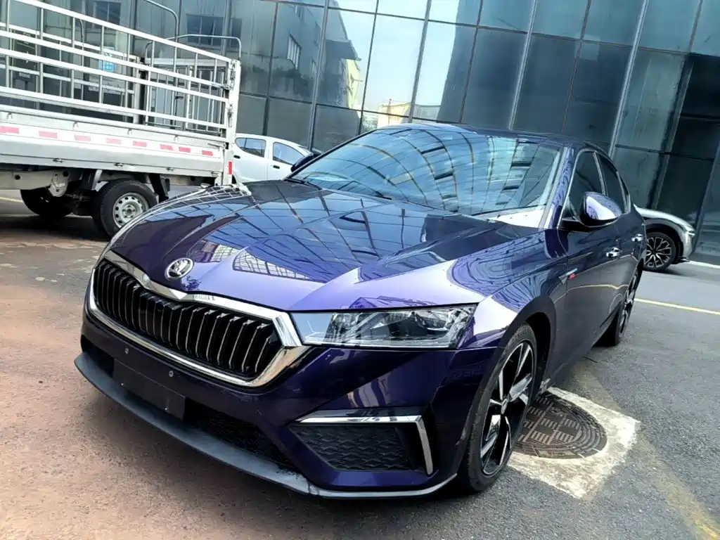 Skoda Octavia — фото 2
