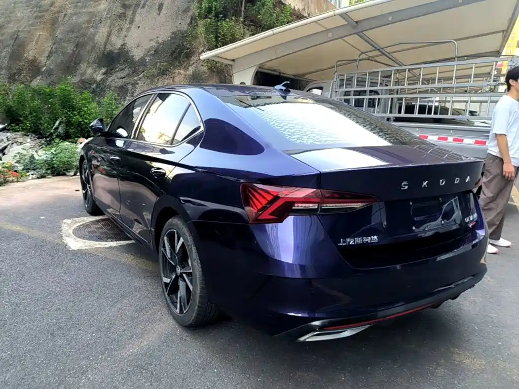 Skoda Octavia — фото 5